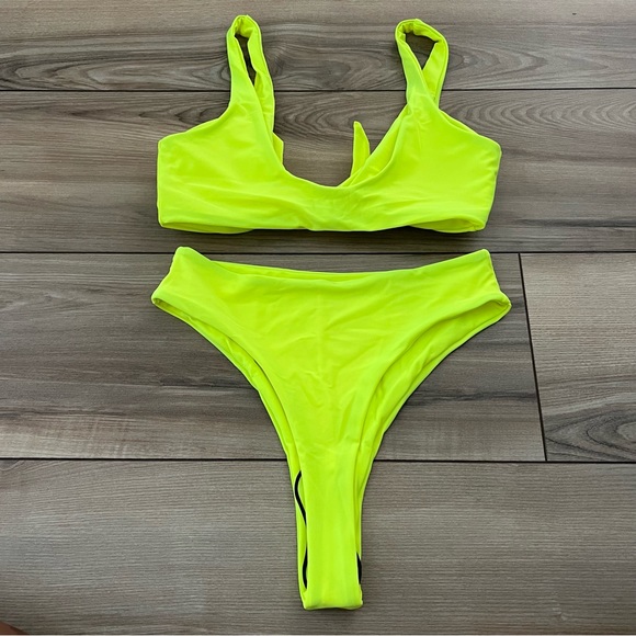 Knot front‎ bikini - Picture 8 of 8